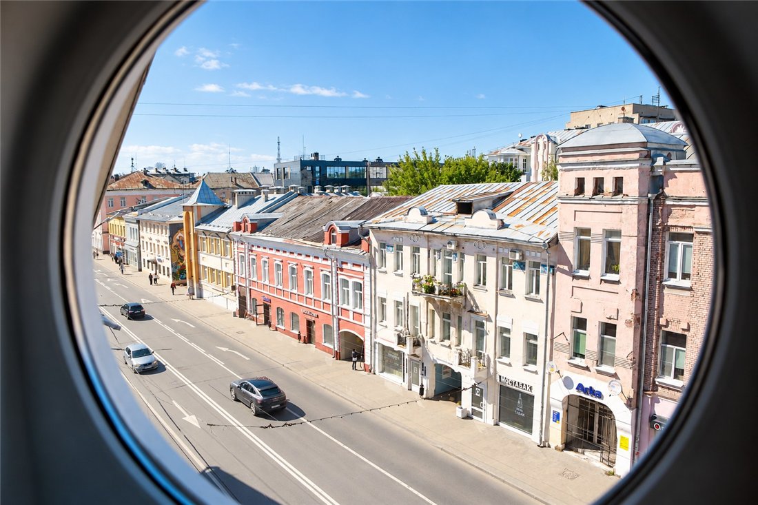 Кухня и столовая пентхауса Volkov View в Ярославле: интерьер